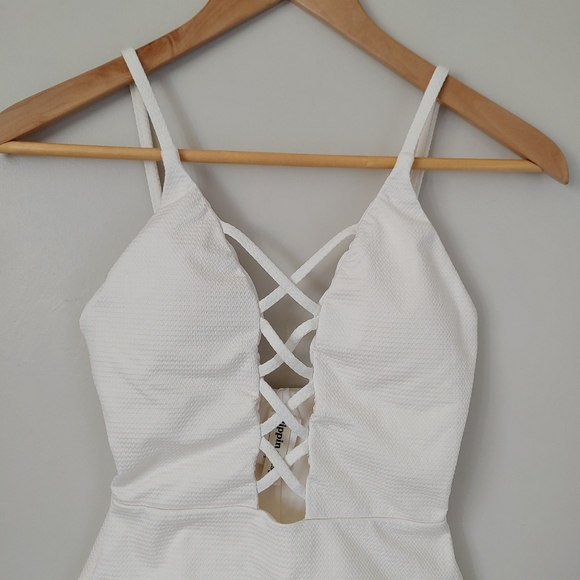 Dippin Daisys Bliss One Piece Swimsuit Criss Cross Size Small White Dove - Picture 7 of 16
